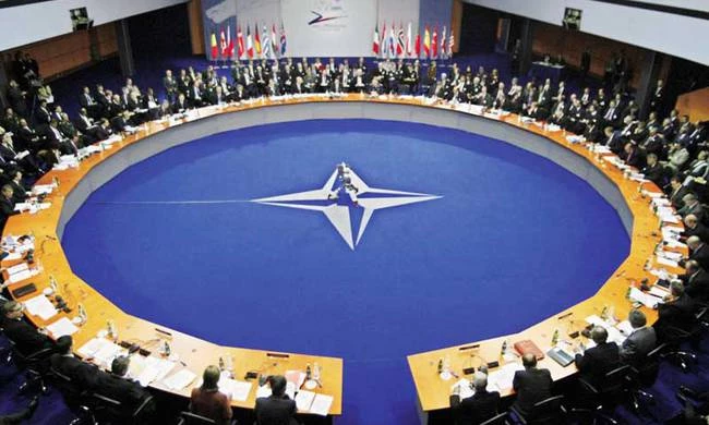 Οι ΗΠΑ πιέζουν τους Ευρωπαίους να αυξήσουν τις αμυντικές του δαπάνες